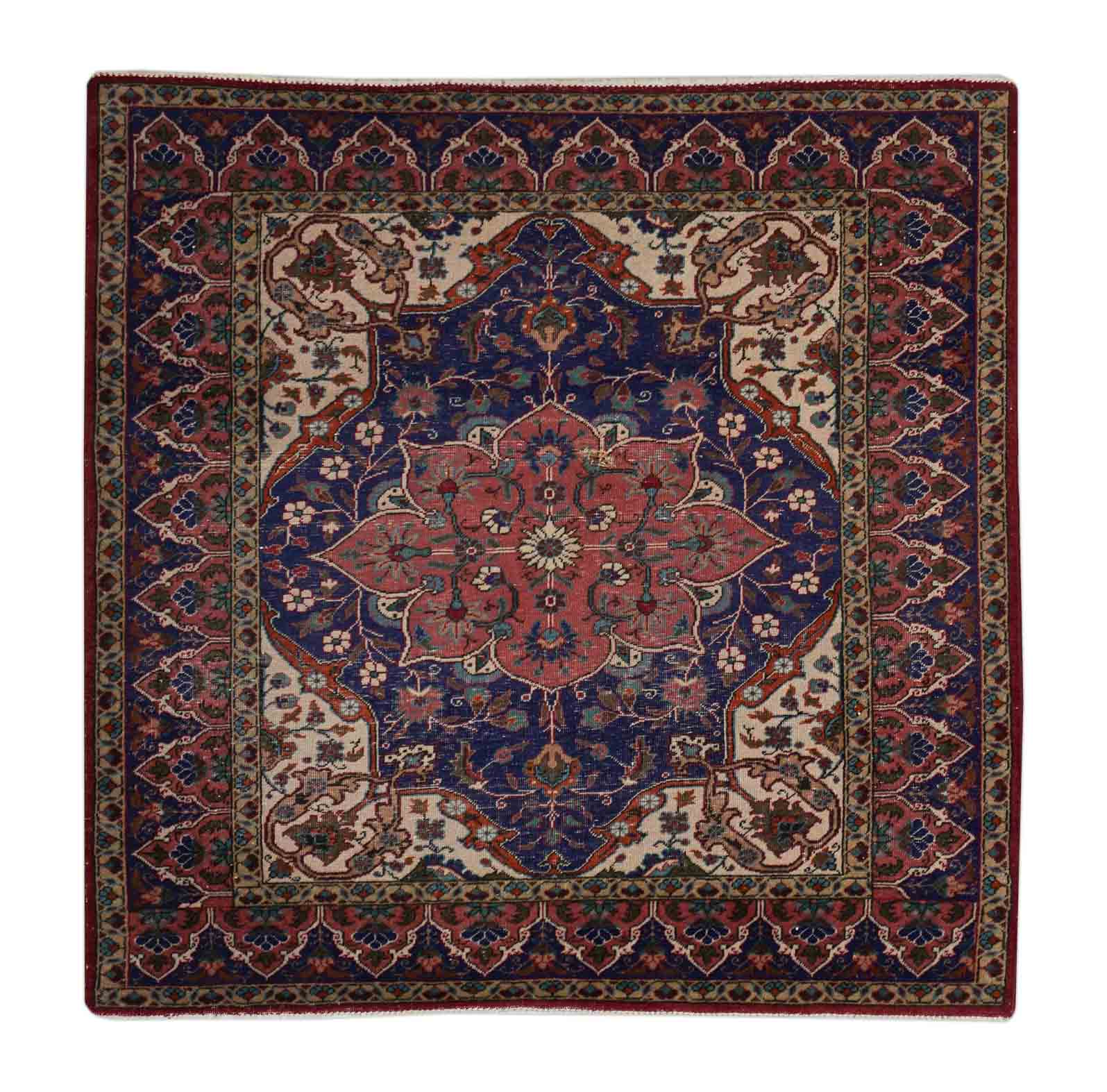 Alter Türkischer Orientteppich | 130 cm x 128 cm | Nr. Z-2452